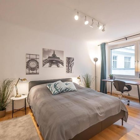 Modern City Center Apartment Vienna Exterior photo